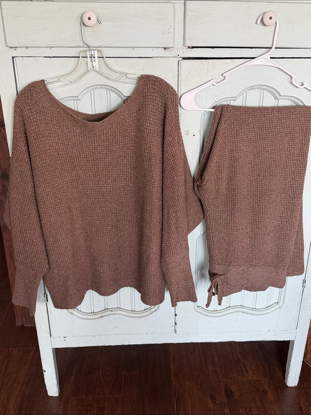 Cozy Waffle Knit Women’s Lounge Set in Brown
